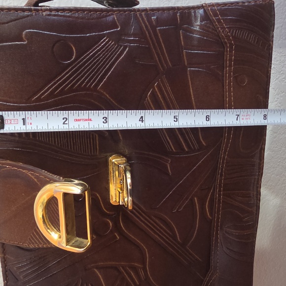 Vintage Chocolate 🍫 Tooled Leather Cliplock Closure Crossbody Bag - Picture 12 of 13